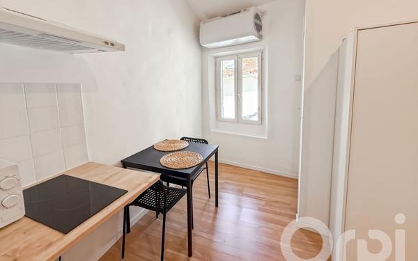 Appartement à louer    1 pièce •  Orange