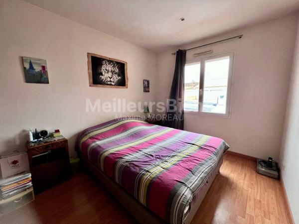 Maison de PLAIN-PIED - IMPASSE - RENTE PANNEAUX PHOTOVOLATAIQUE 2200 €/ans  LOTISSEMENT