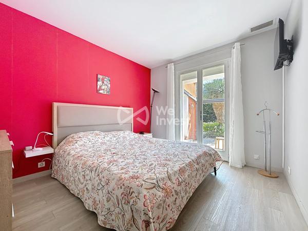 VILLA DE PLAIN PIED SUR TRES GRANDE PARCELLE - ST CLEMENT DE RIVIERE