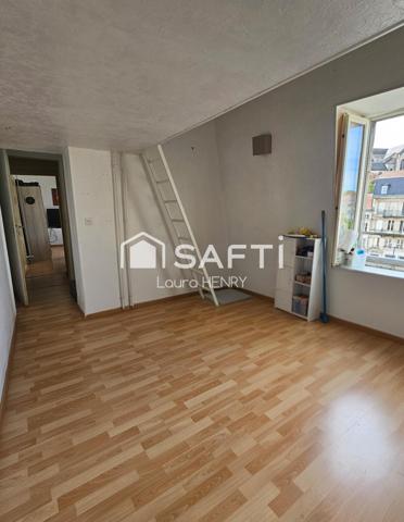 Bel appartement de 3 chambres situé en hypercentre avec vue imprenable sur la meuse.