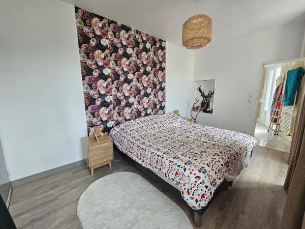 Bel appartement de 3 chambres situé en hypercentre avec vue imprenable sur la meuse.