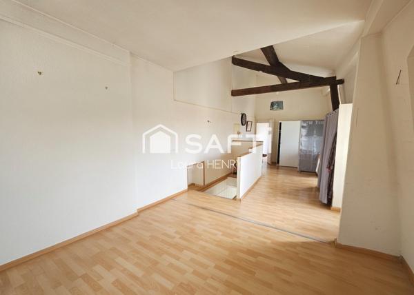 Bel appartement de 3 chambres situé en hypercentre avec vue imprenable sur la meuse.