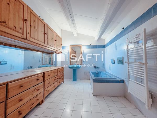 Maison 140 m2 avec bureau indépendant et jardins