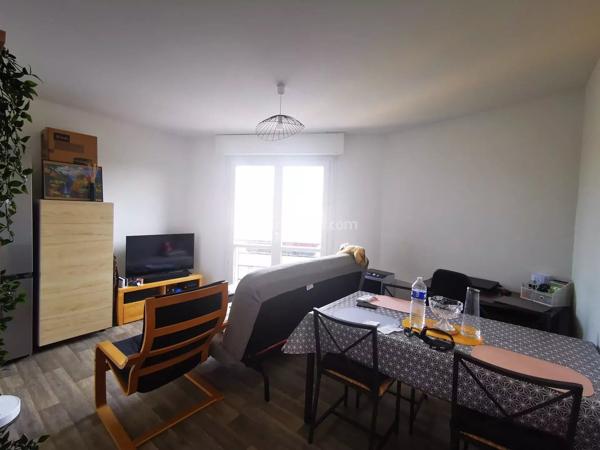 Location                                                      Appartement
                        
                     2 pièces                      35 m2                     à Melesse