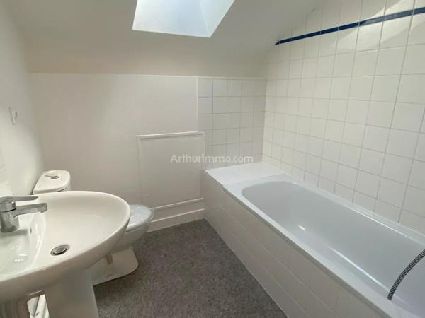 Location                                                      Appartement
                        
                     2 pièces                      35 m2                     à Melesse