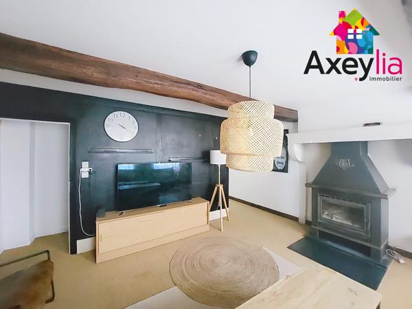 A VENDRE- SECTEUR CHARLIEU - MAISON FAMILIALE AVEC PISCINE