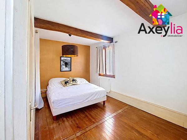 A VENDRE- SECTEUR CHARLIEU - MAISON FAMILIALE AVEC PISCINE