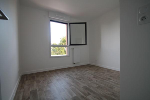 A louer LE PELLERIN (44), Appartement T4 Lumineux avec terrasse et stationnements