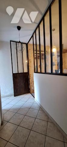 VIC-FEZENSAC, centre ville maison de maître de 300m² cour et terrasse.