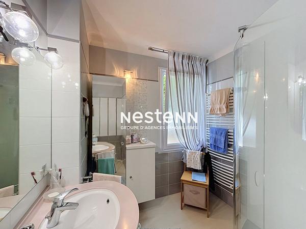 CHAMBRAY LES TOURS - Maison de plain-pied - 3 chambres, garage et jardin 550 m²