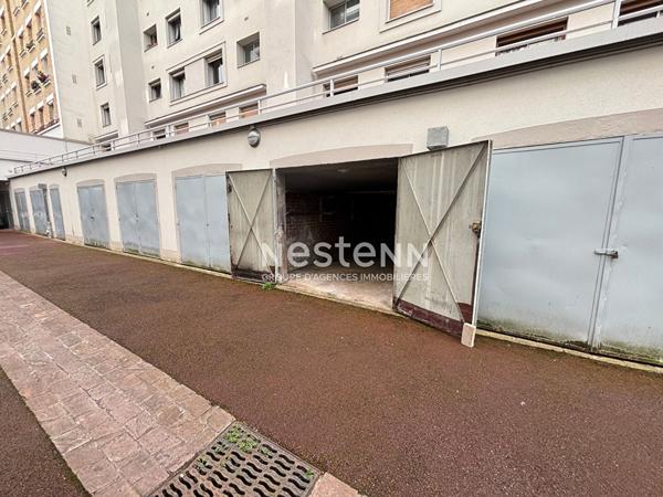 ISSY LES MOULINEAUX - CENTRE VILLE - BOX fermé sur cour