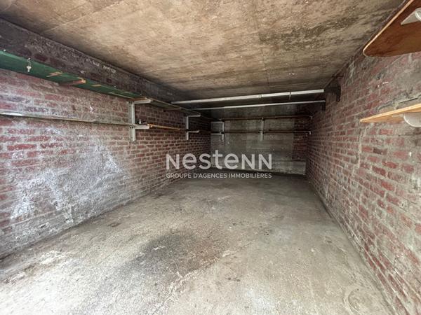 ISSY LES MOULINEAUX - CENTRE VILLE - BOX fermé sur cour