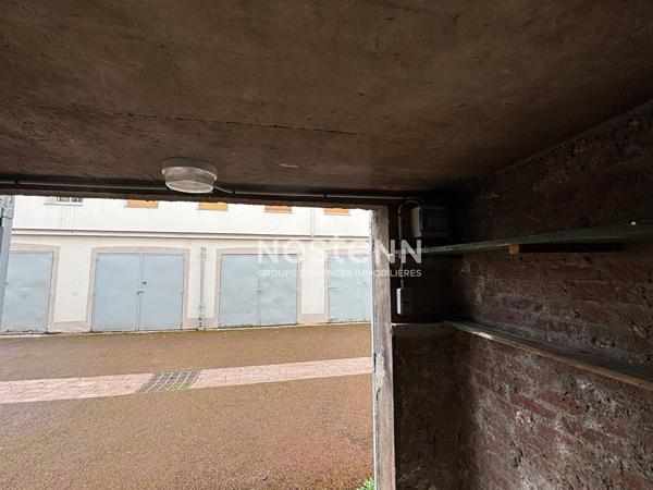 ISSY LES MOULINEAUX - CENTRE VILLE - BOX fermé sur cour