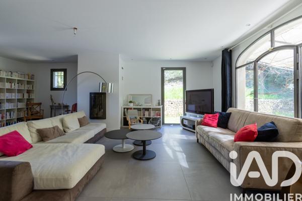 Maison à vendre 6 pièces 200 m² Aix-en-Provence