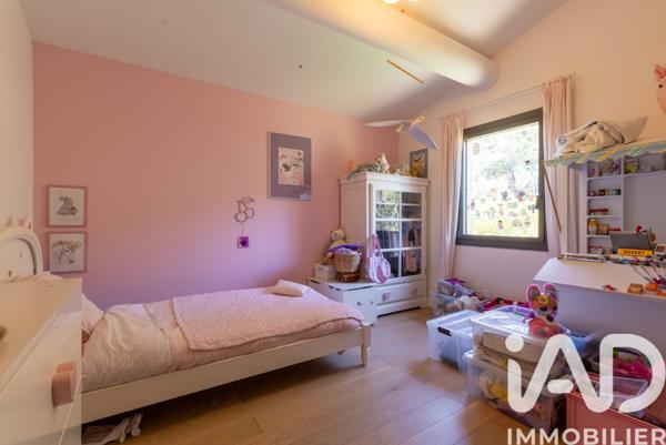 Maison à vendre 6 pièces 200 m² Aix-en-Provence