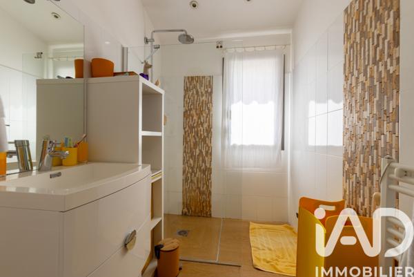 Maison à vendre 6 pièces 200 m² Aix-en-Provence