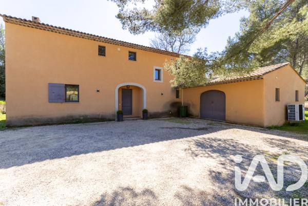 Maison à vendre 6 pièces 200 m² Aix-en-Provence