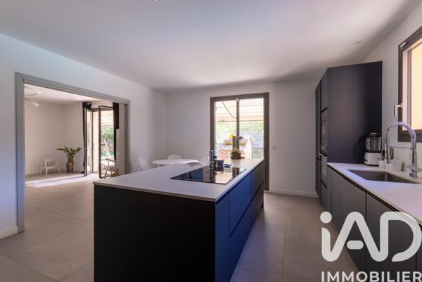 Maison à vendre 6 pièces 200 m² Aix-en-Provence