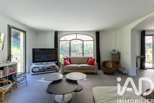 Maison à vendre 6 pièces 200 m² Aix-en-Provence