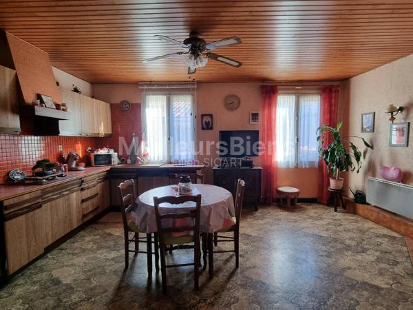 Maison de village avec extérieur !