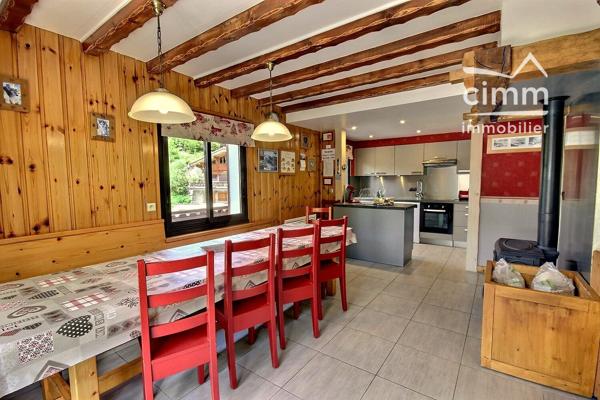 Ensemble exceptionnel de 2 chalets traditionnels – 11 chambres – 265 m²