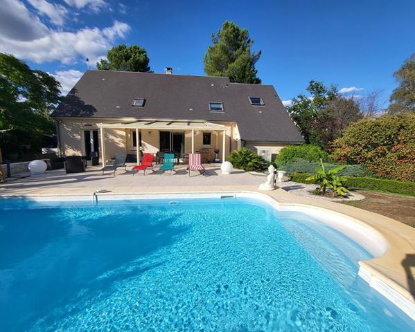 Maison Guecelard 8 pièce(s) 190 m2