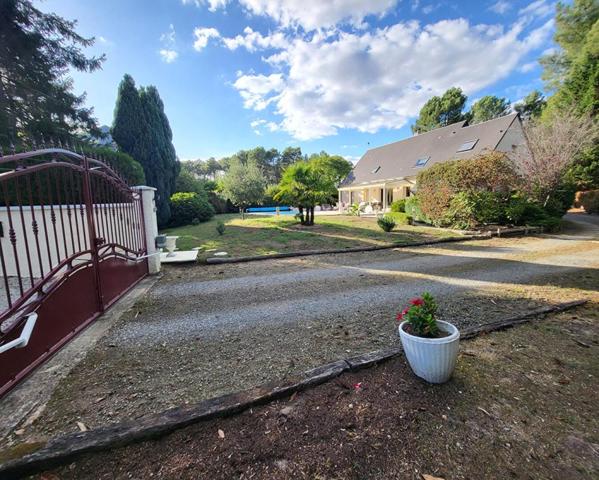 Maison Guecelard 8 pièce(s) 190 m2