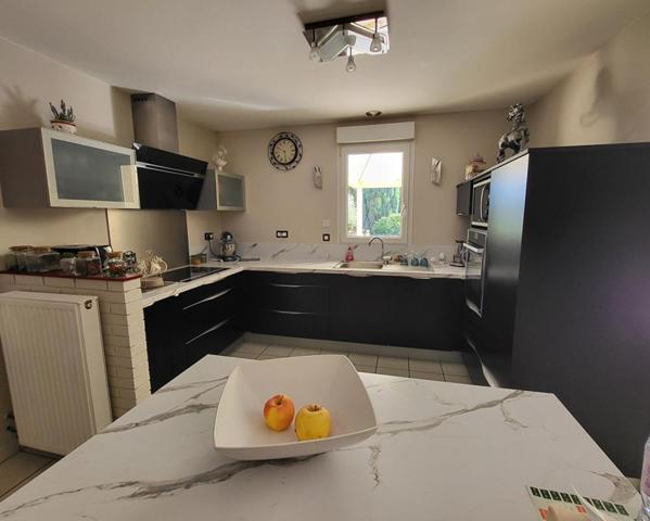 Maison Guecelard 8 pièce(s) 190 m2
