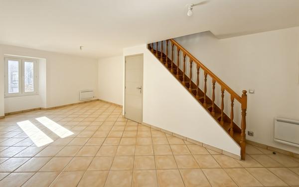 Appartement à louer    1 pièce •  Toury