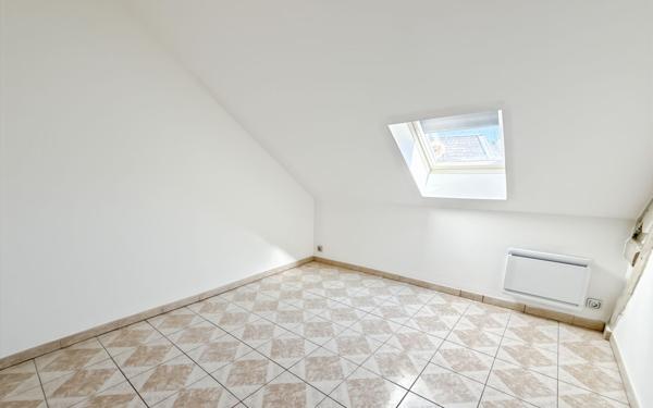 Appartement à louer    1 pièce •  Toury