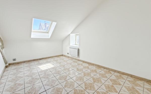 Appartement à louer    1 pièce •  Toury