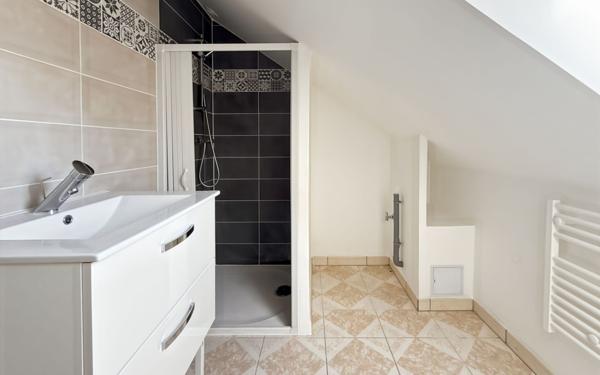 Appartement à louer    1 pièce •  Toury