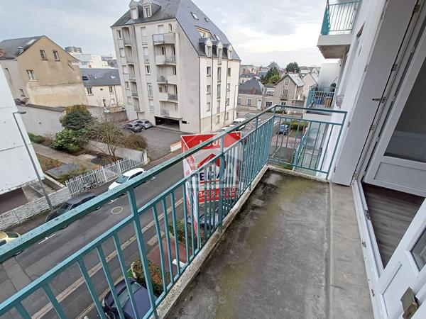 À LOUER  T2 avec balcon, cave et parking - Résidence sécurisée