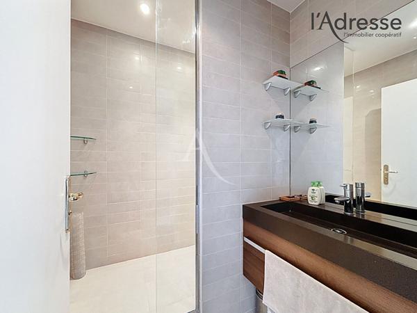 Suresnes Gambetta - Élégant Duplex d'Exception de 116 m² avec Terrasse et Balcons