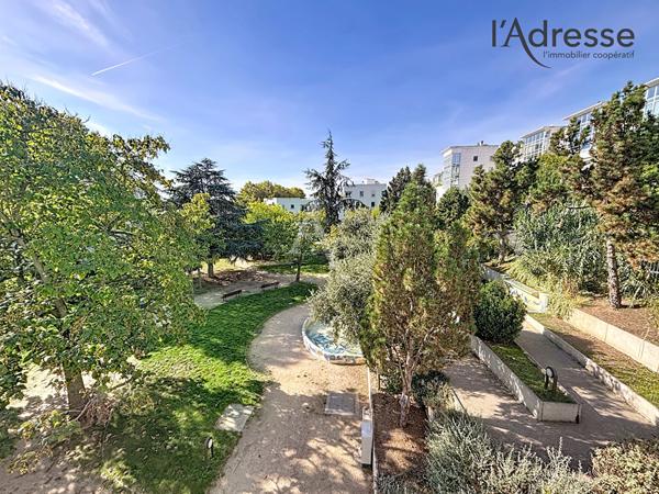 Suresnes Gambetta - Élégant Duplex d'Exception de 116 m² avec Terrasse et Balcons