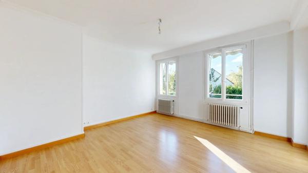Location                                                      Appartement
                        
                     4 pièces                      82 m2                     à Chartres