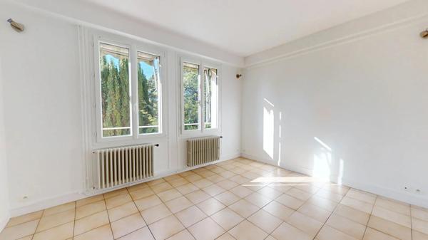 Location                                                      Appartement
                        
                     4 pièces                      82 m2                     à Chartres