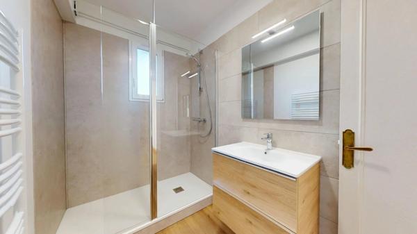 Location                                                      Appartement
                        
                     4 pièces                      82 m2                     à Chartres