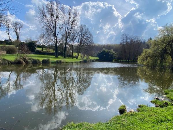 Un écrin de nature rare, entre étang et ruisseau, en plein cœur d’Elven et sans vis à vis