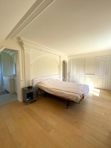 Un écrin de nature rare, entre étang et ruisseau, en plein cœur d’Elven et sans vis à vis