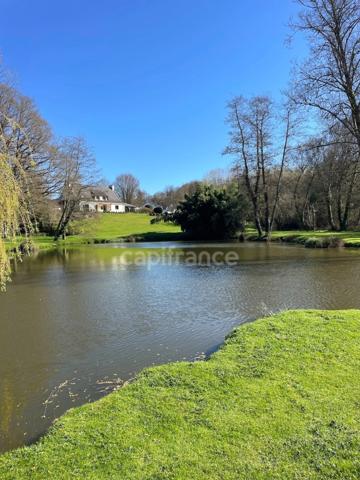 Un écrin de nature rare, entre étang et ruisseau, en plein cœur d’Elven et sans vis à vis