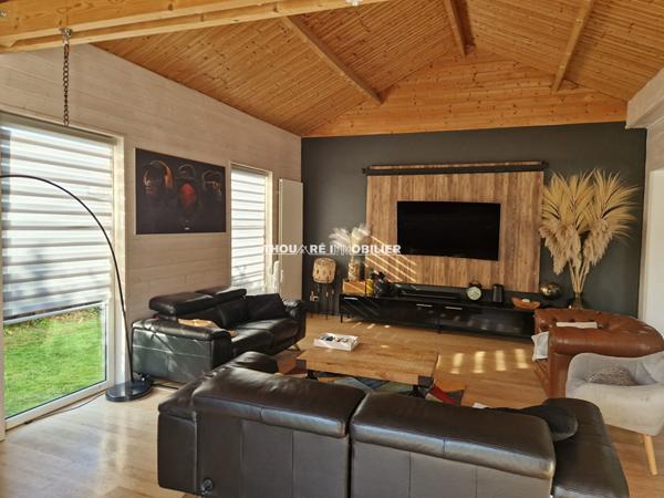 44470 THOUARE SUR LOIRE Maison Plain pied Thouaré Sur Loire 7 pièce(s) 165 m2 5 ch - + 1400 m² terrain piscine