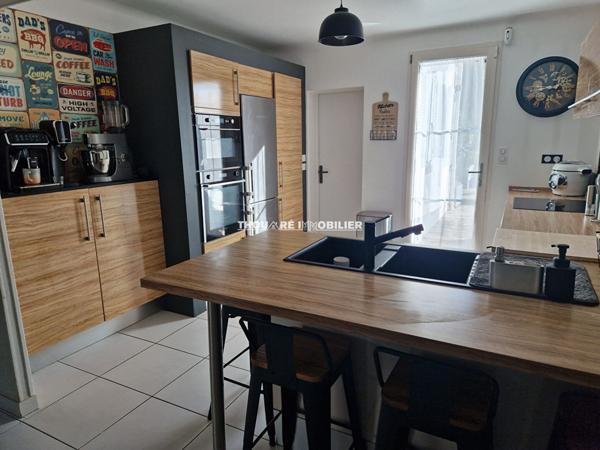 44470 THOUARE SUR LOIRE Maison Plain pied Thouaré Sur Loire 7 pièce(s) 165 m2 5 ch - + 1400 m² terrain piscine