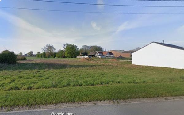 Terrain à vendre    Maucourt