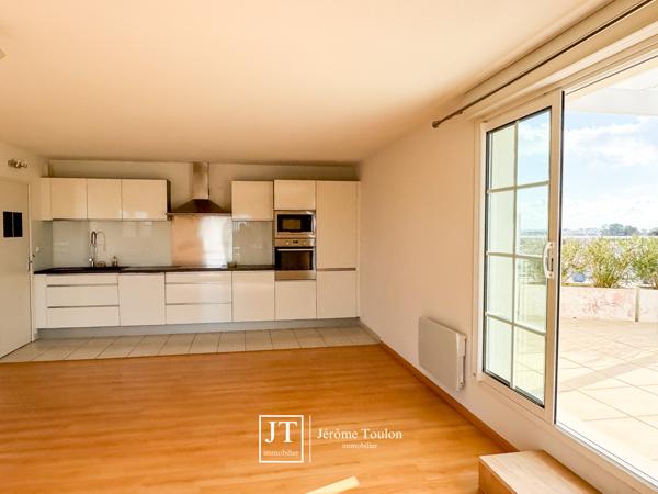 Appartement
                                                                                                                                                                                                                                                                                                                        3 pièce(s)                                                                                                                                                                                                          2 chambre(s)                                                                                                                                                                                                          91  m²