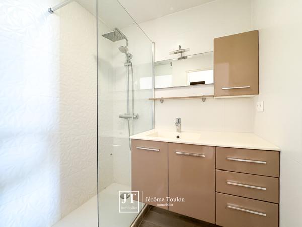 Appartement
                                                                                                                                                                                                                                                                                                                        3 pièce(s)                                                                                                                                                                                                          2 chambre(s)                                                                                                                                                                                                          91  m²