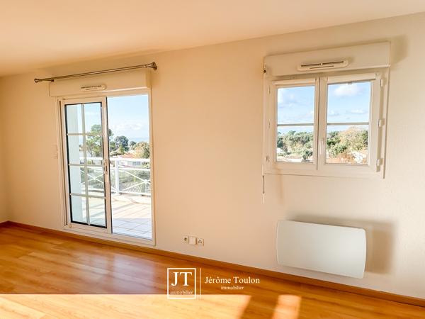 Appartement
                                                                                                                                                                                                                                                                                                                        3 pièce(s)                                                                                                                                                                                                          2 chambre(s)                                                                                                                                                                                                          91  m²