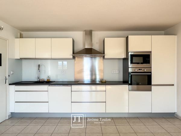 Appartement
                                                                                                                                                                                                                                                                                                                        3 pièce(s)                                                                                                                                                                                                          2 chambre(s)                                                                                                                                                                                                          91  m²