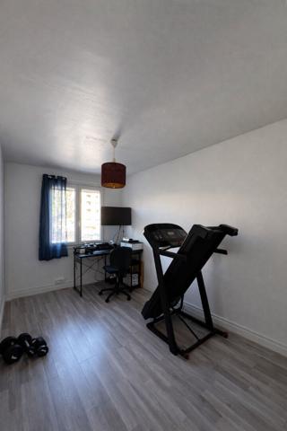 Appartement avec garage, balcon et cave .Proche remparts d'Avignon Avignon