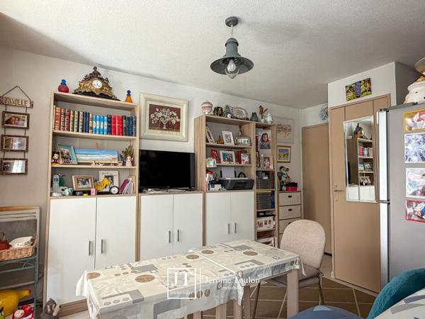 Appartement
                                                                                                                                                                                                                                                                                                                        2 pièce(s)                                                                                                                                                                                                          1 chambre(s)                                                                                                                                                                                                          28  m²